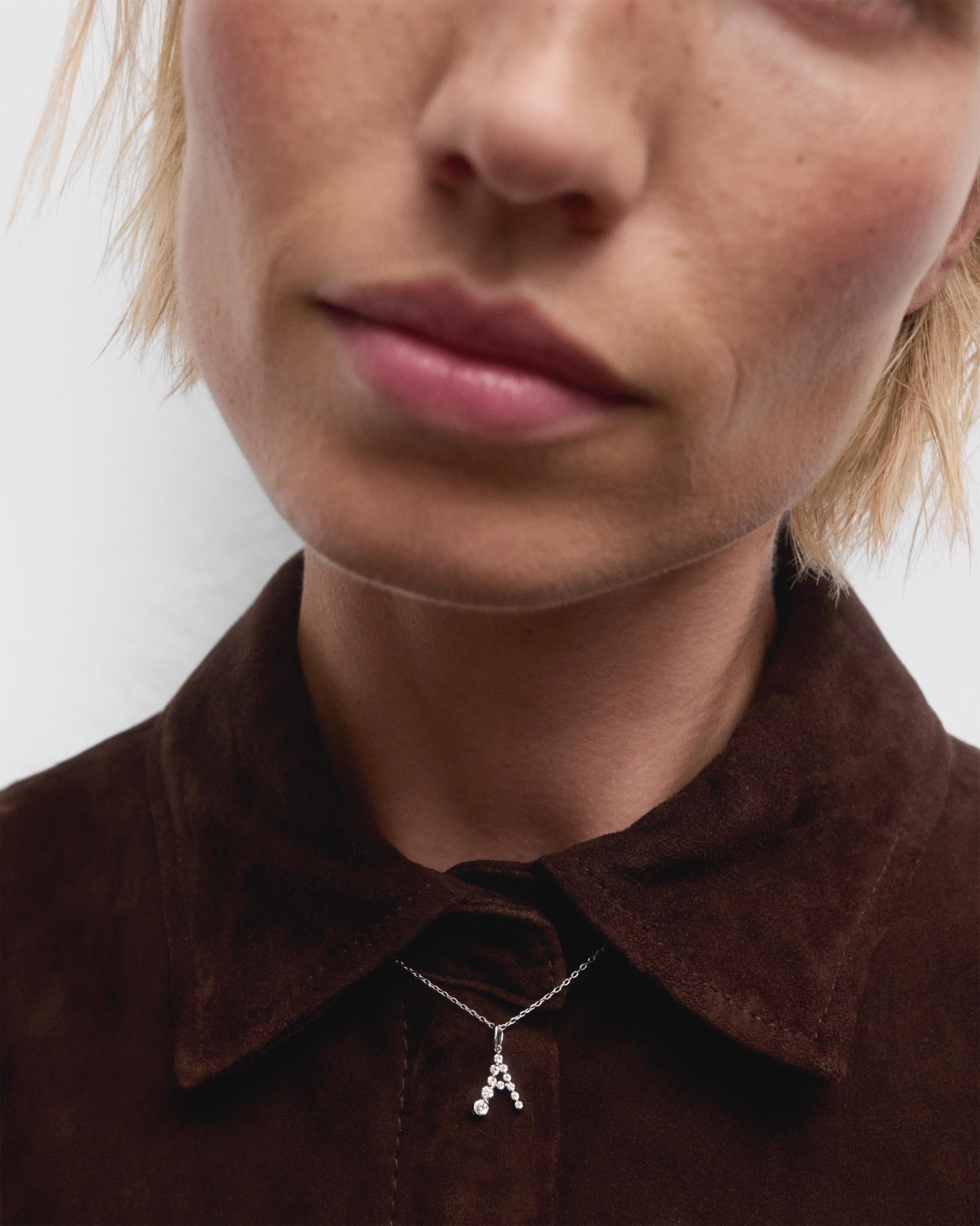 Diamonds and white gold A initial pendant 4 Diamonds and white gold A initial pendant