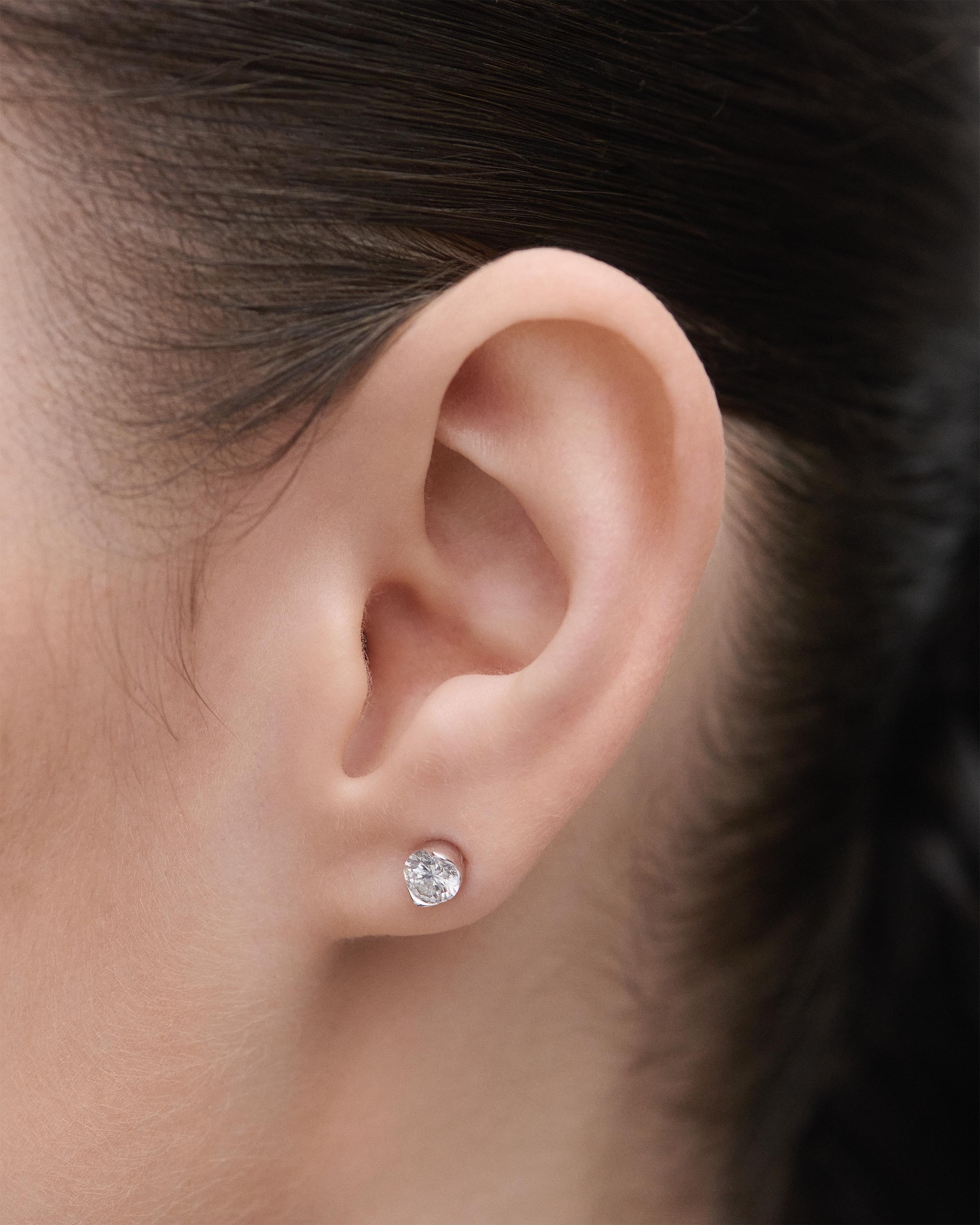 Diamond and white gold Grace stud earrings