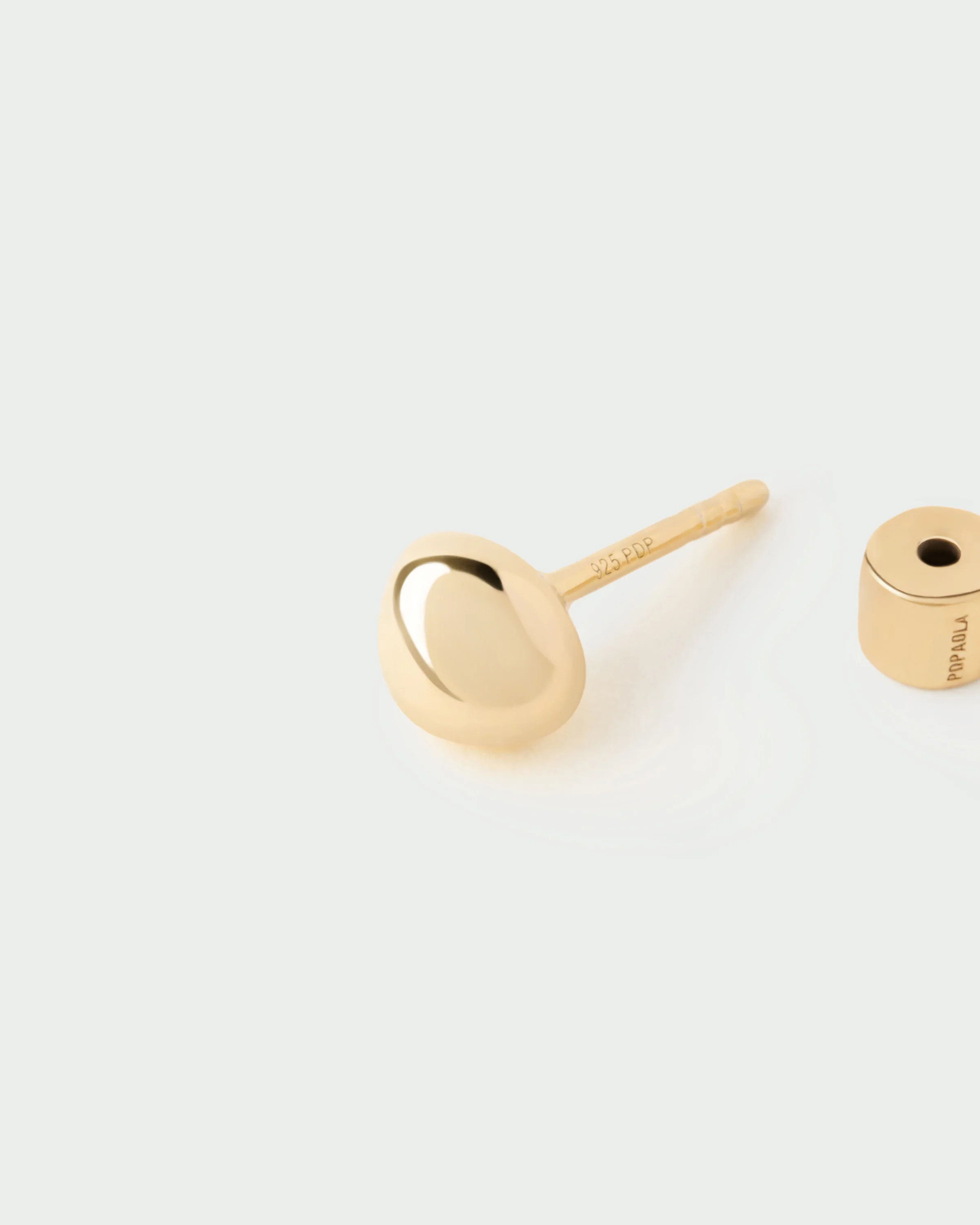 Gravity ear piercing