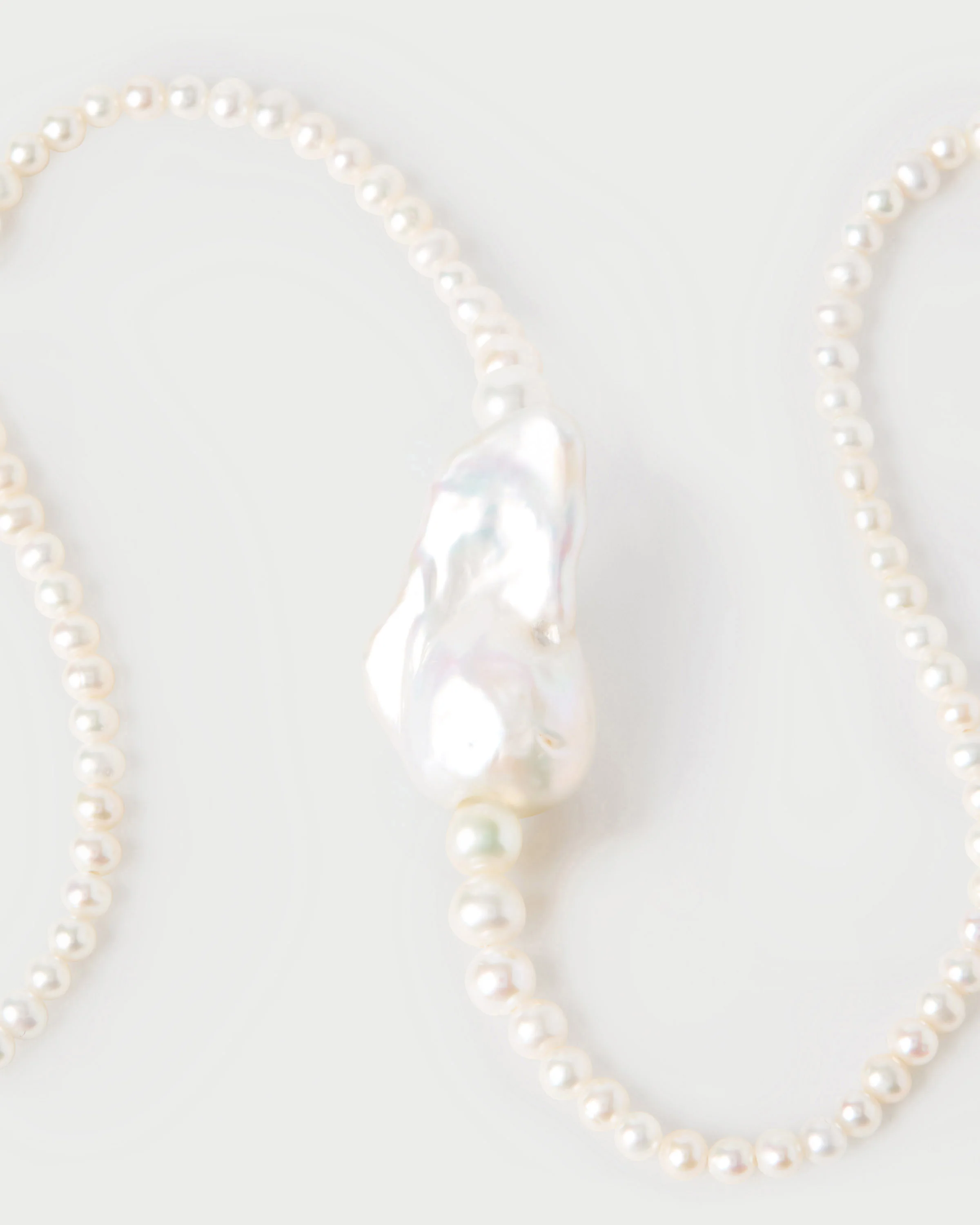 La perla necklace