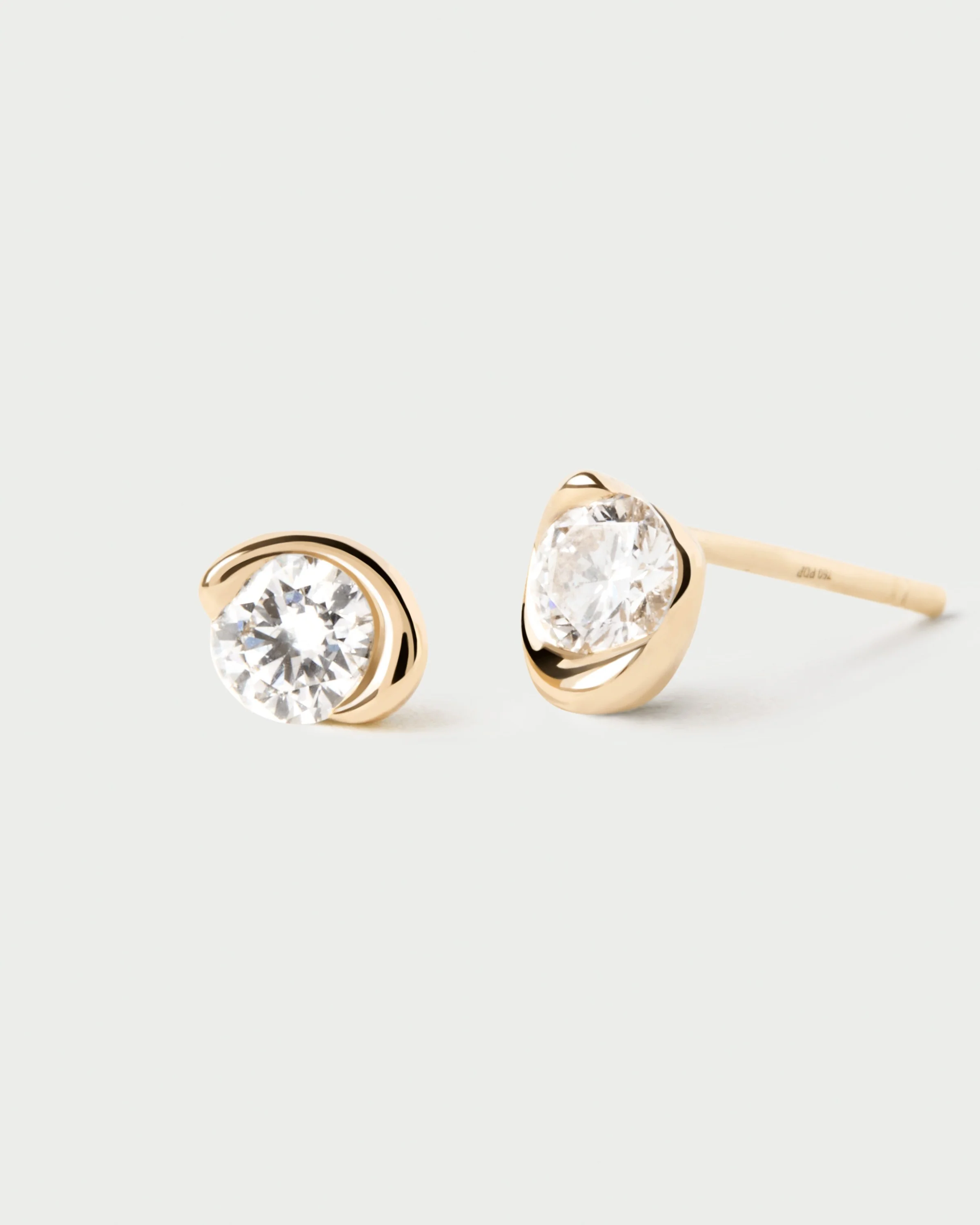 Diamonds and gold Delia stud earrings