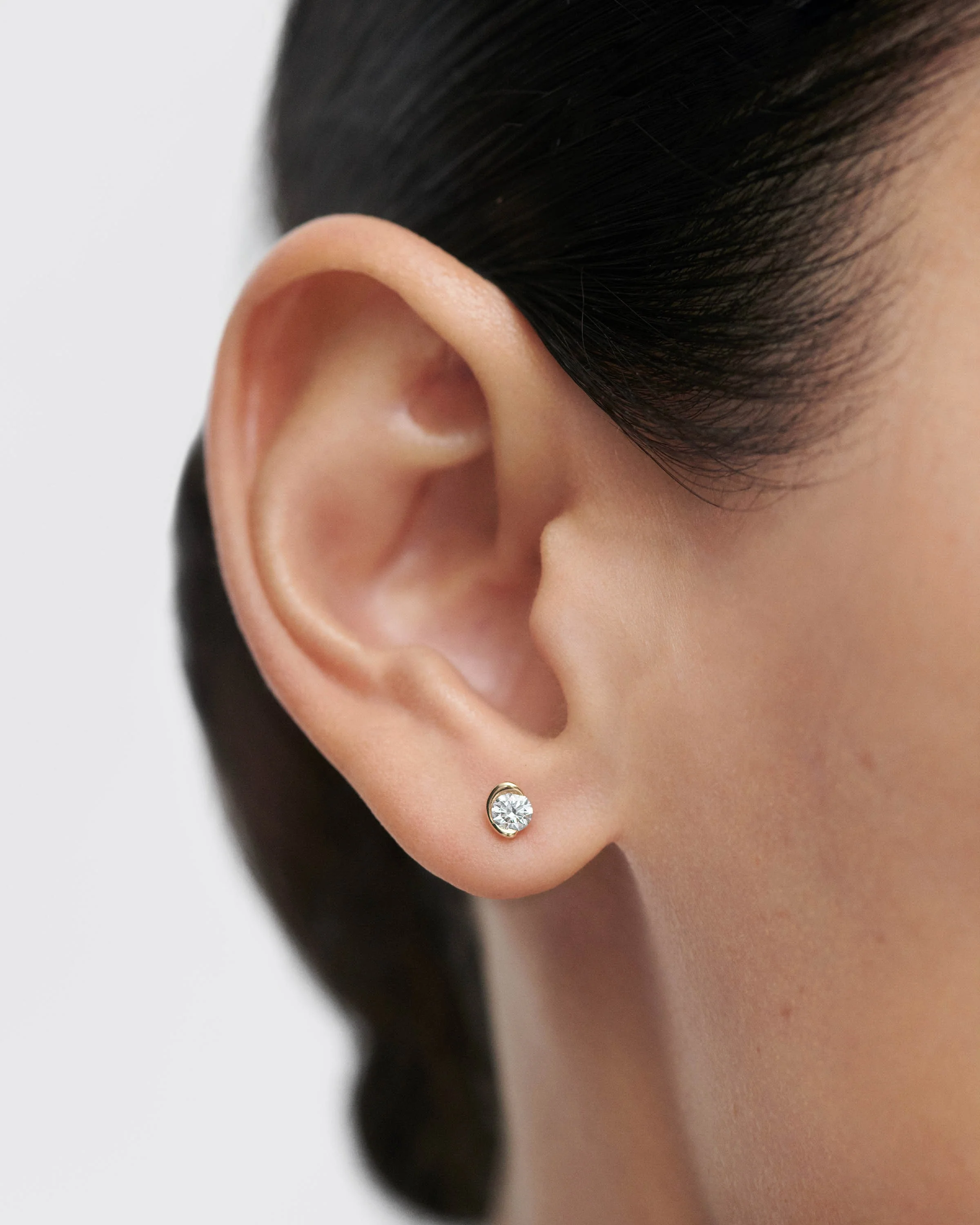Diamonds and gold Delia stud earrings