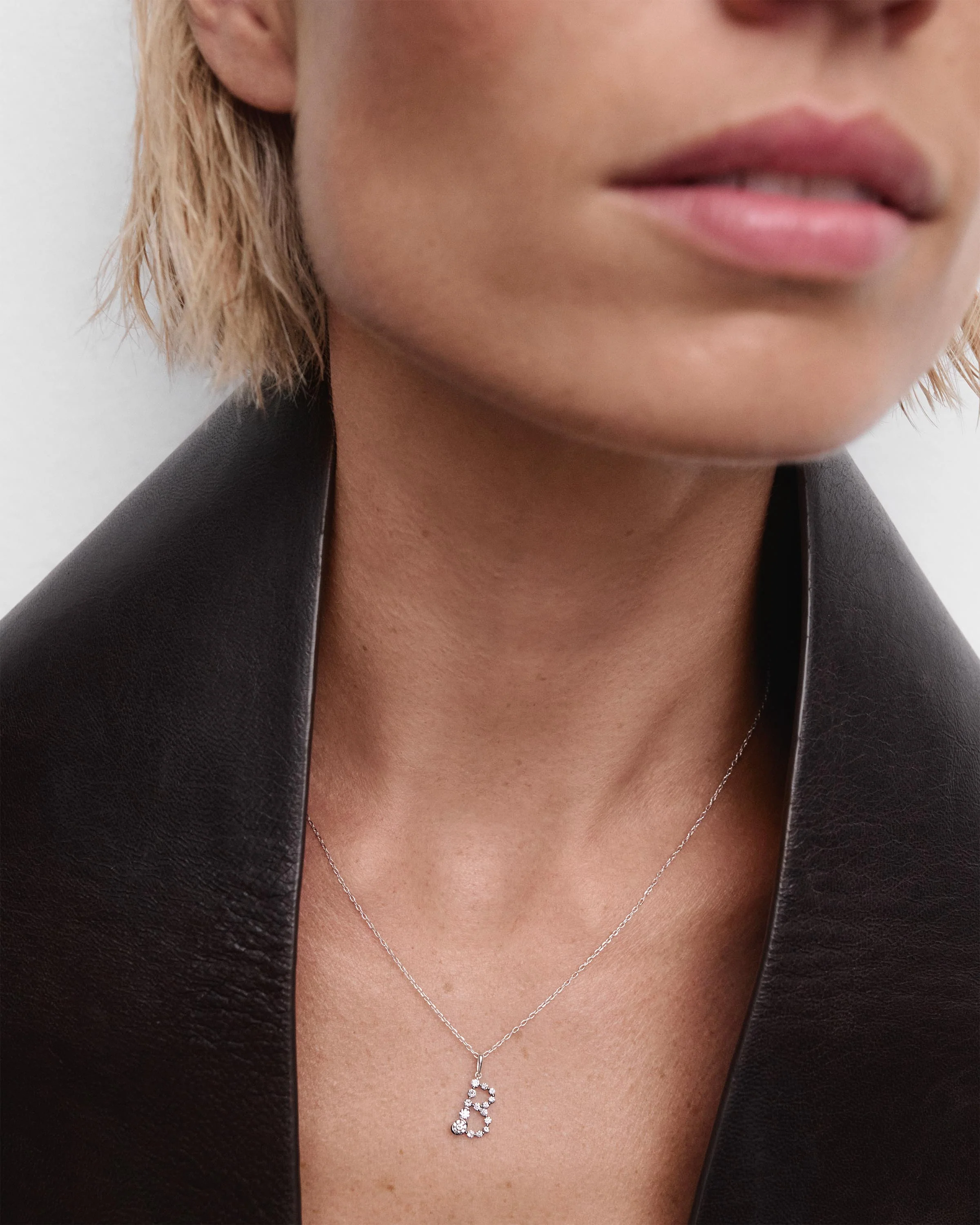 Diamonds and white gold B initial pendant 4 Diamonds and white gold B initial pendant