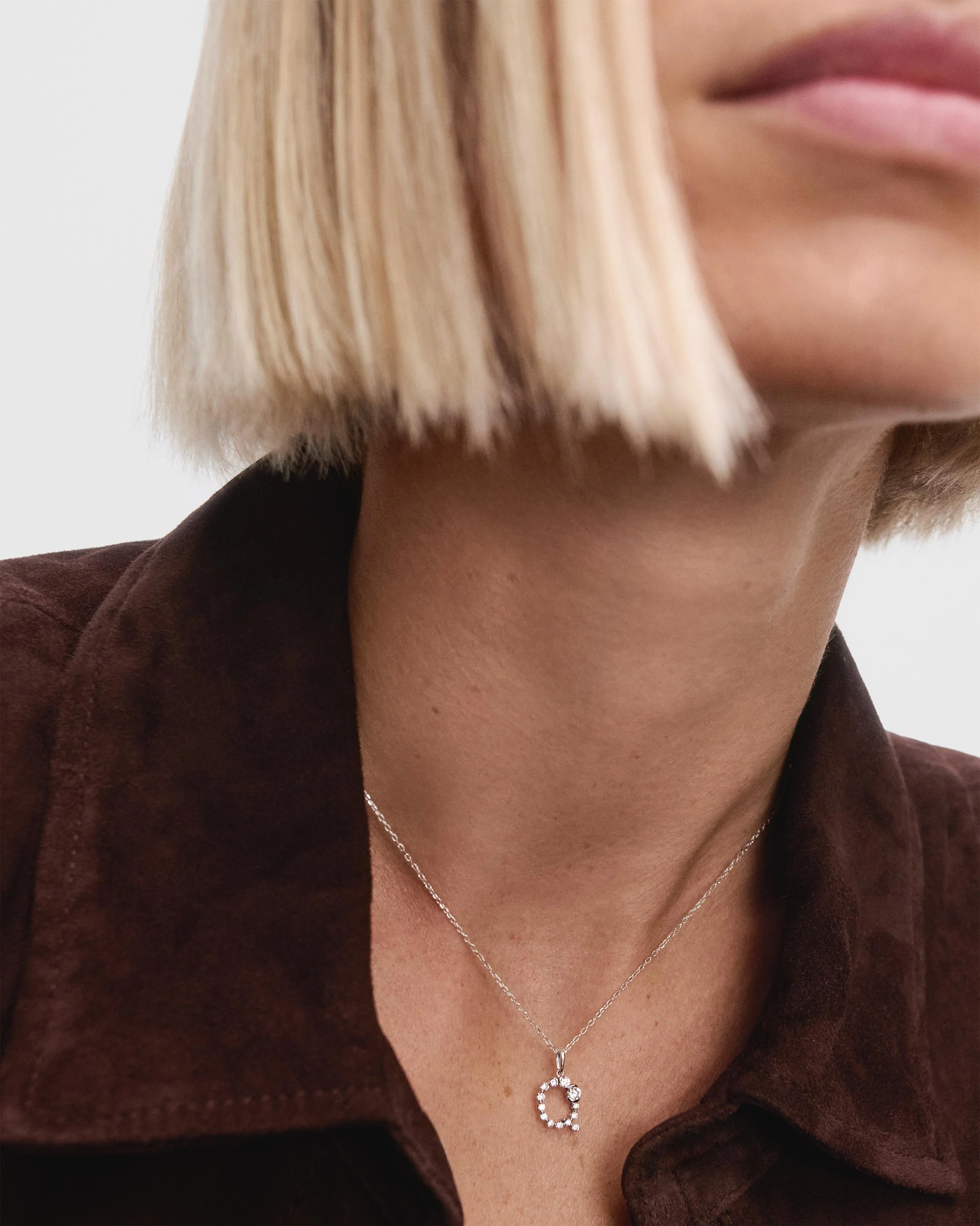 Diamonds and white gold Q initial pendant 4 Diamonds and white gold Q initial pendant