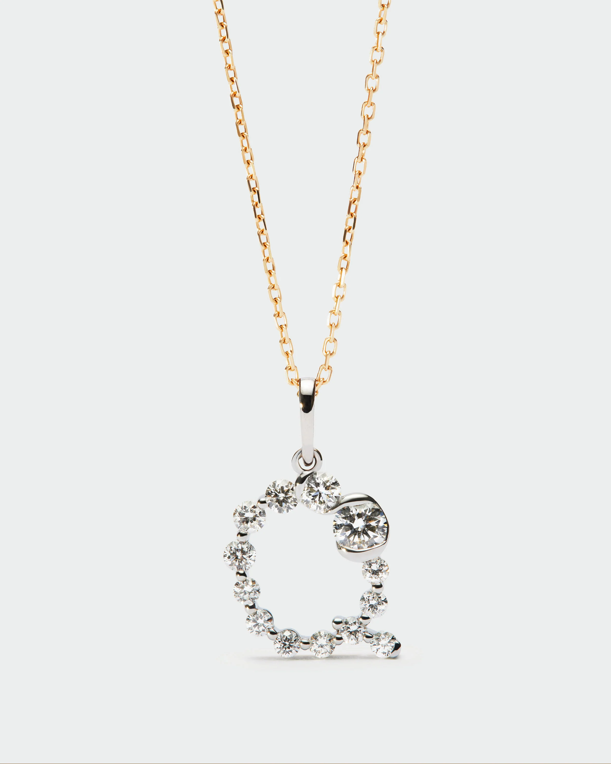 Diamonds and white gold Q initial pendant 5 Diamonds and white gold Q initial pendant