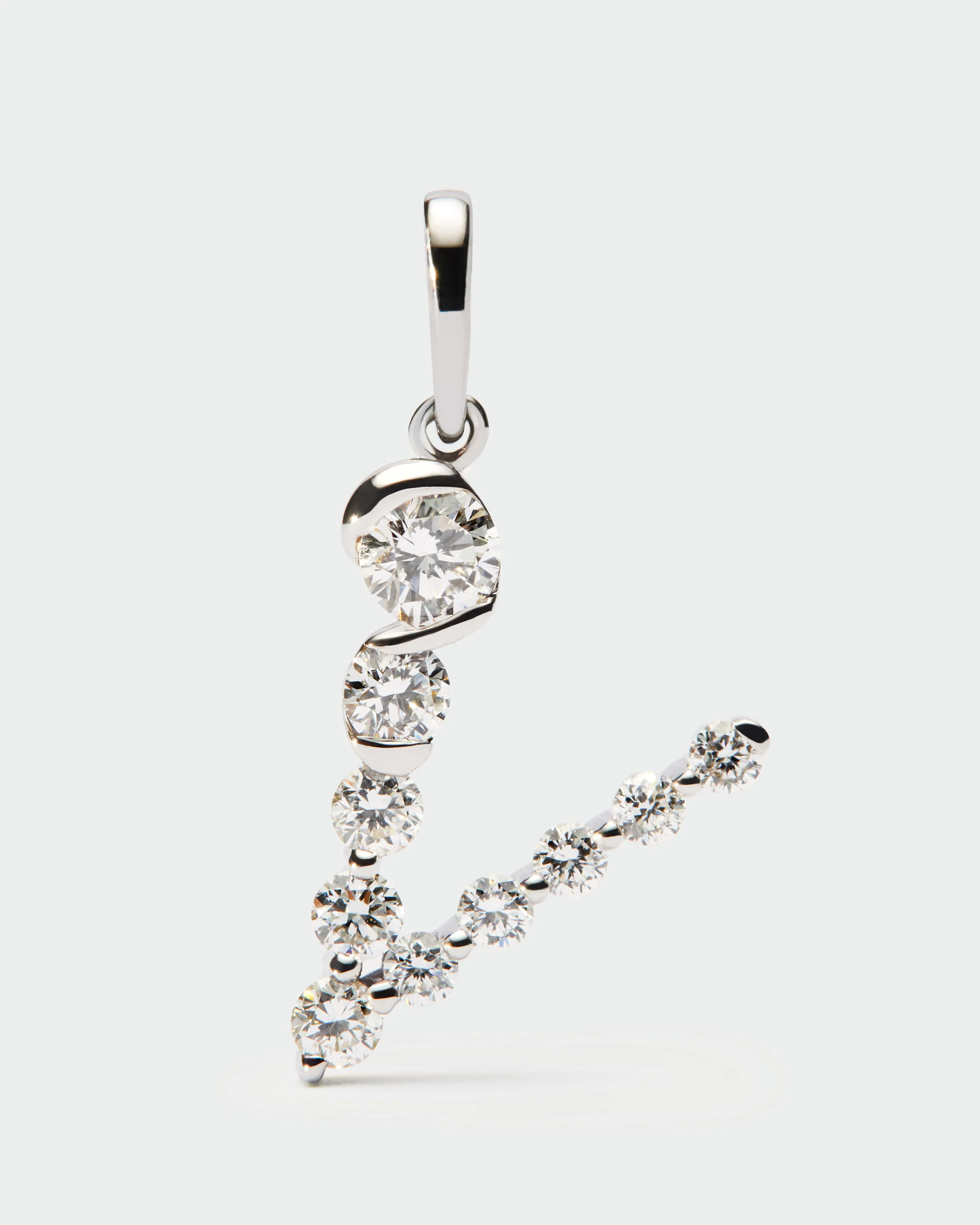 Diamonds and white gold V initial pendant