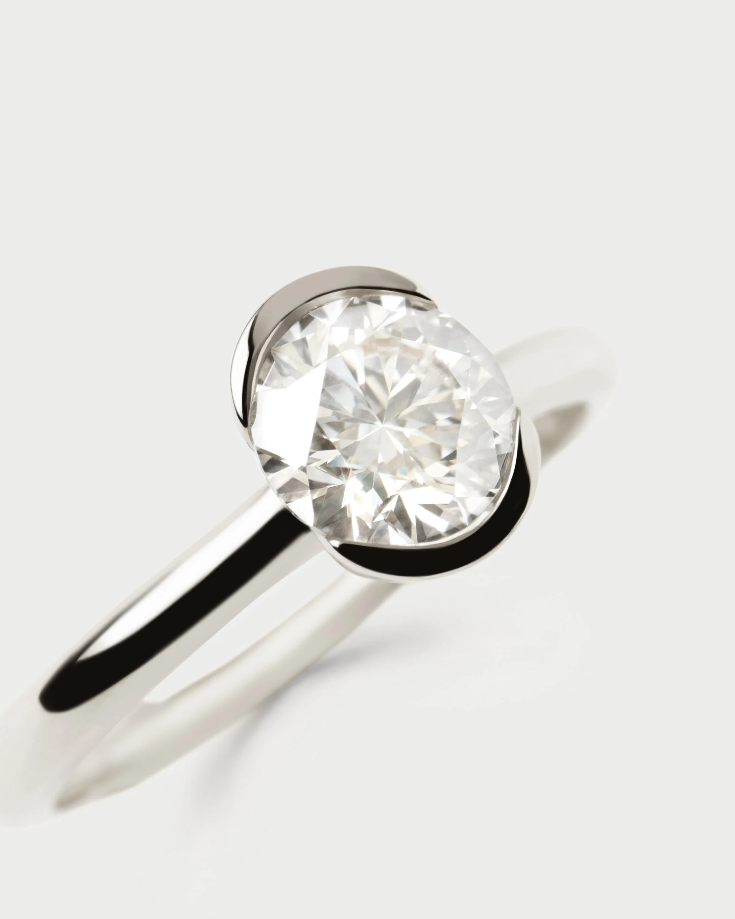 Diamond and white gold Grace solitary ring